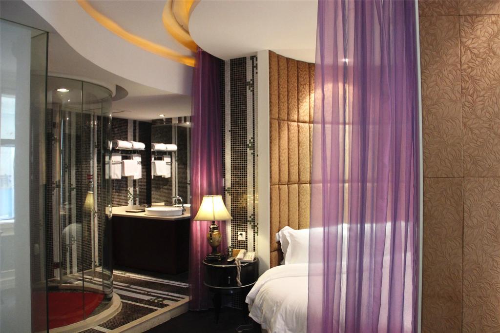 Manhattan Jinling Hotel Šanghaj Exteriér fotografie